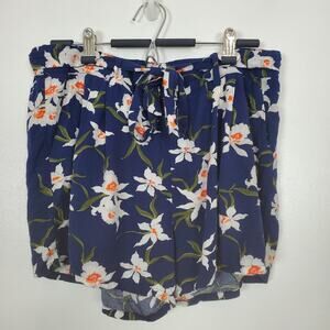 Old Navy floral shorts size large blue tie belt